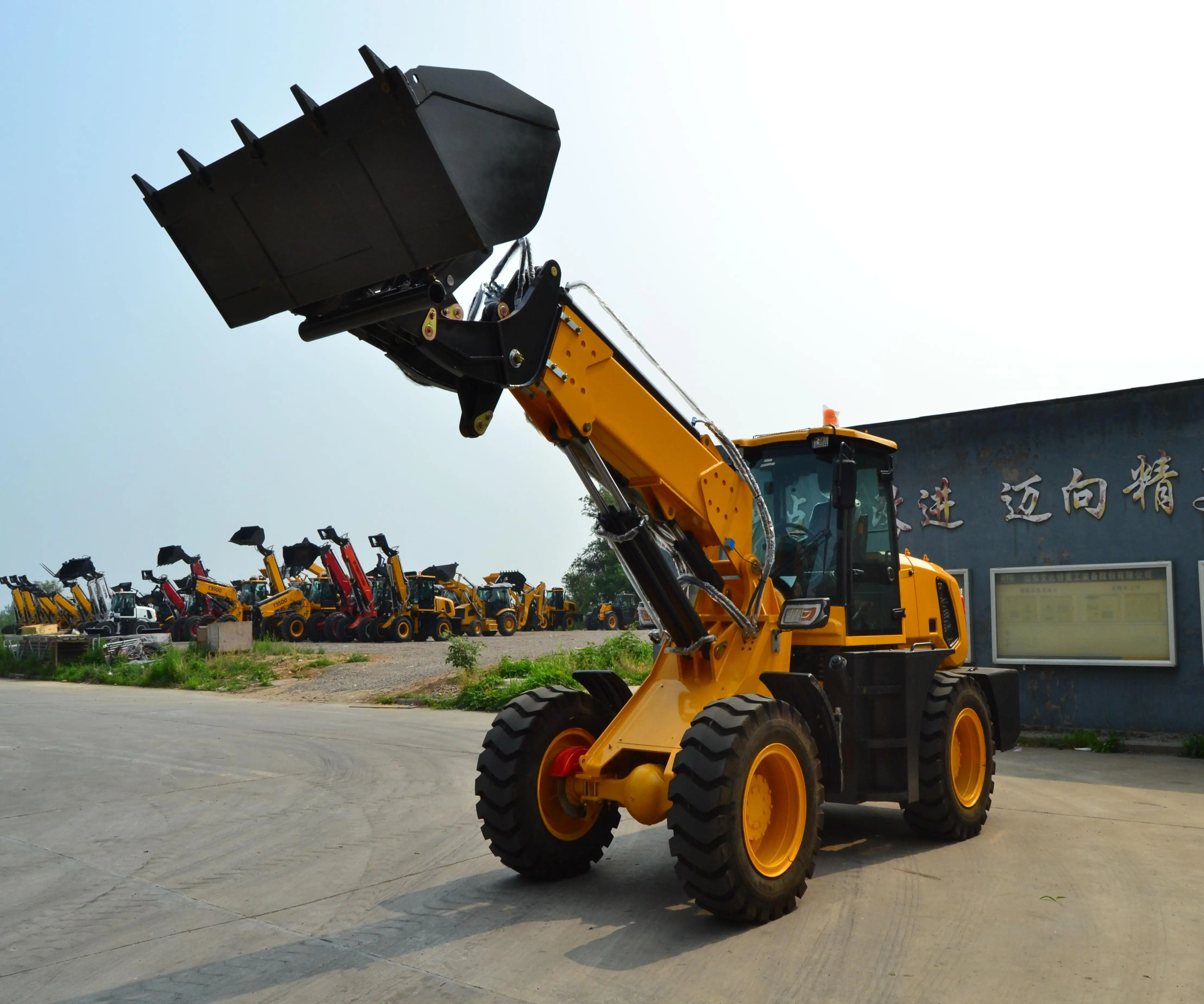 Heracles 3 Ton Mini Telehandler Diesel Engine Telescopic Wheel Loader EURO5 Front Loader Bucket Gearbox Pump