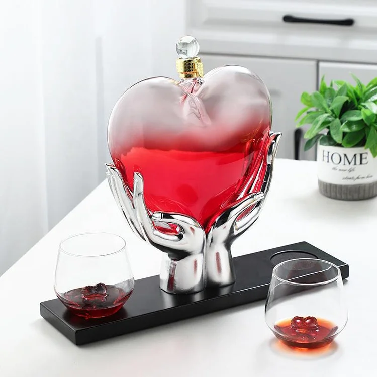 Wholesale 1000ml New Design Handmade Heart Shape Glass Wine Whiskey Decanter