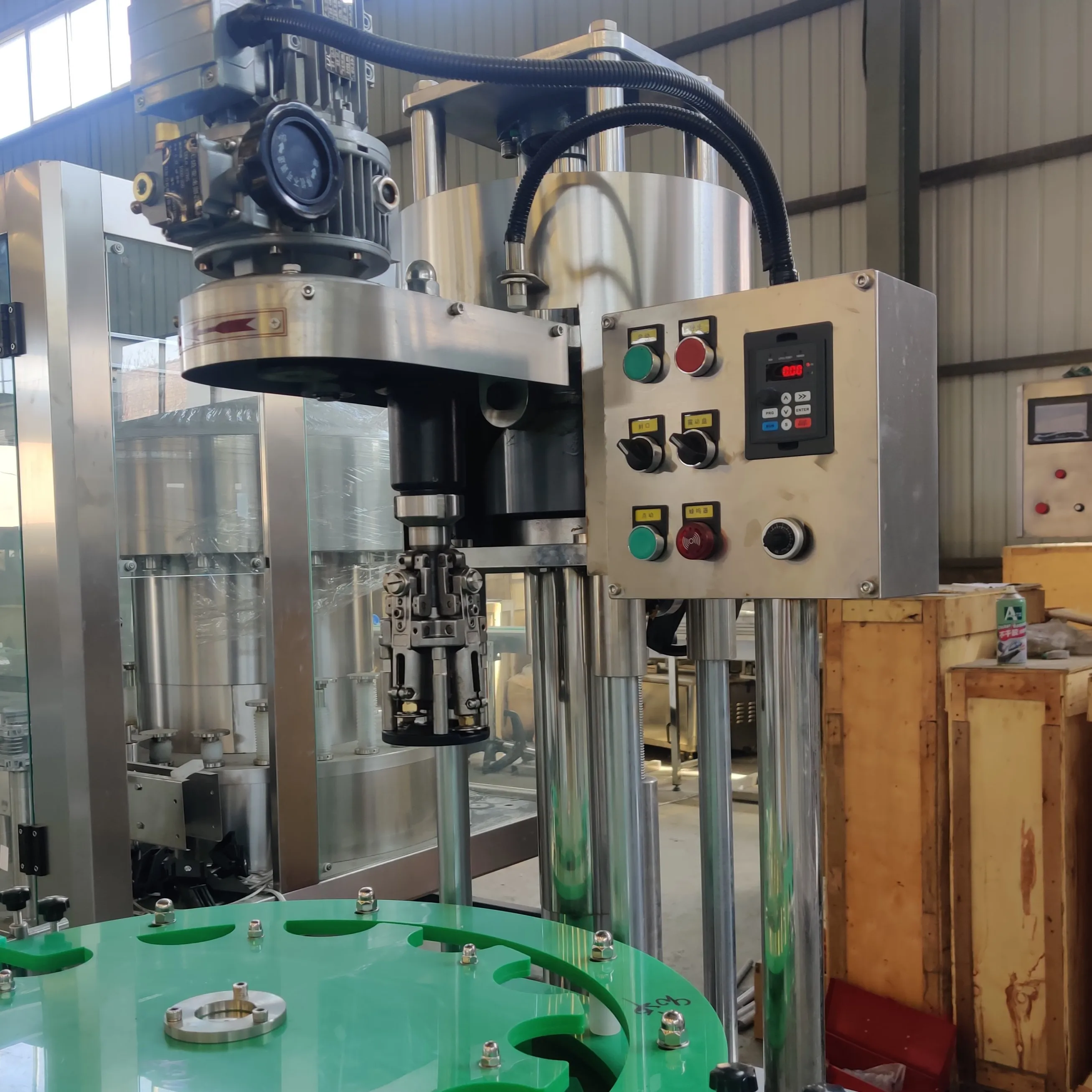 Shrink Pack Automatic Pilfer Proof Cover Liquor Glass Wine Bottles ROPP Aluminum Capping Sealing Screw Locking Capping Machine