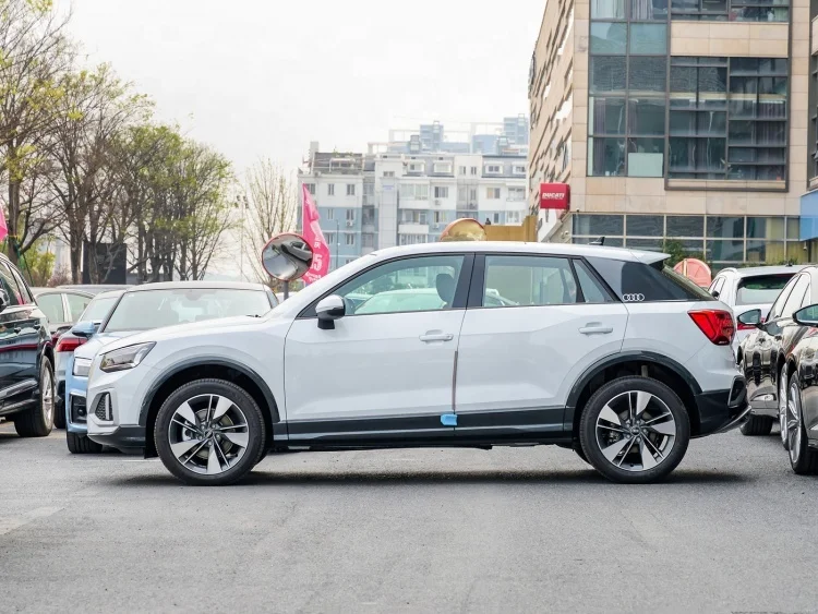 Audi Q2L бензиновый автомобиль внедорожник FWD 1 5 T дизайн 2024 как Подержанный экспорт