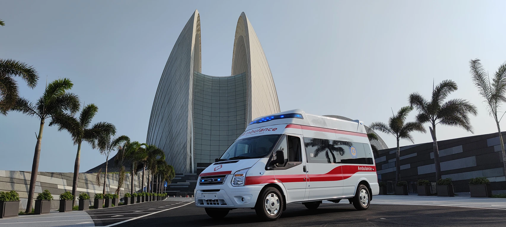 Ambulance Vehicle Transit V348 PRO Euro 6 Diesel Monitoring Negative Pressure Ambulance Car ABS Interior professional Ambulance