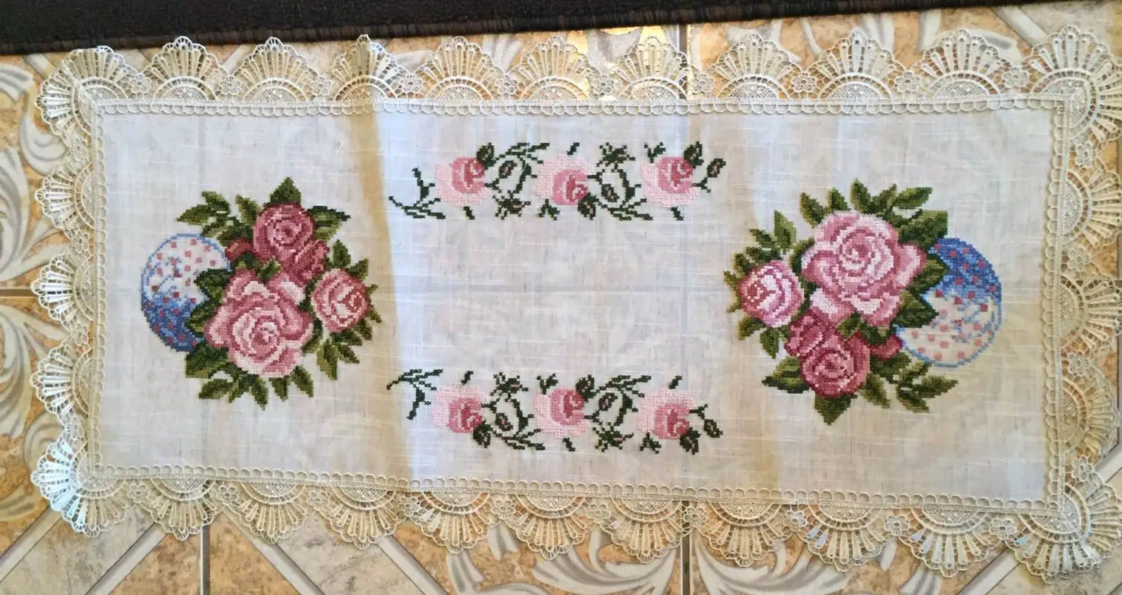 cross stitch embroidered tablerunner with polylinen fabric