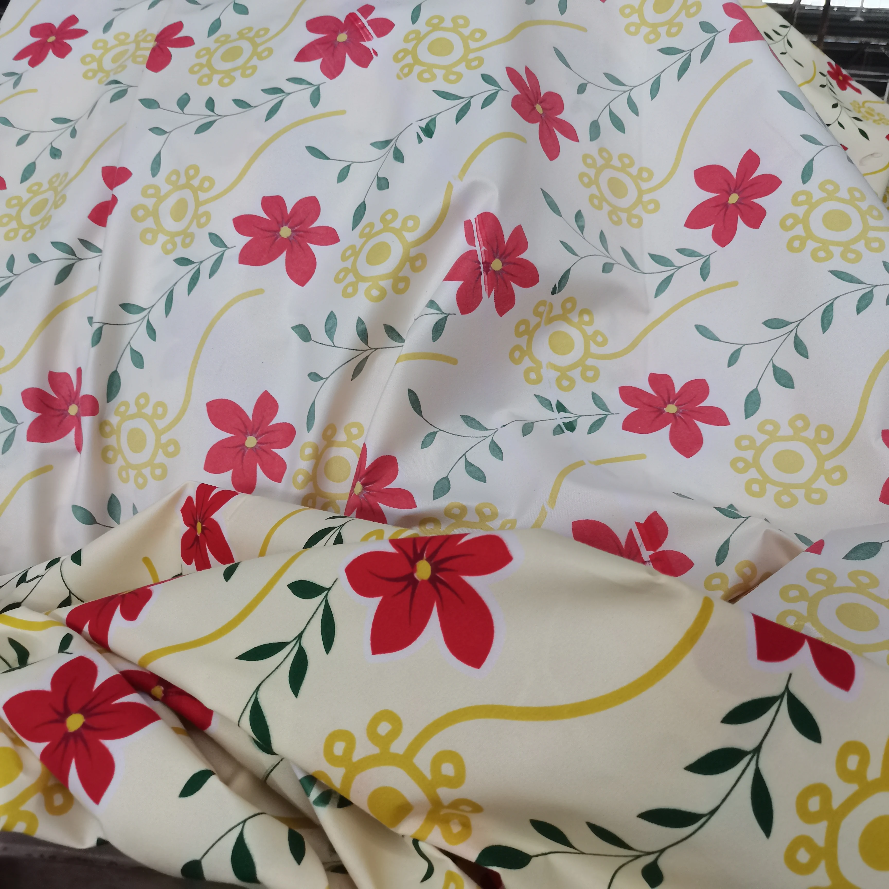 Customized colorful flower printing soft 100% polyester  bedding set bed sheet fabric