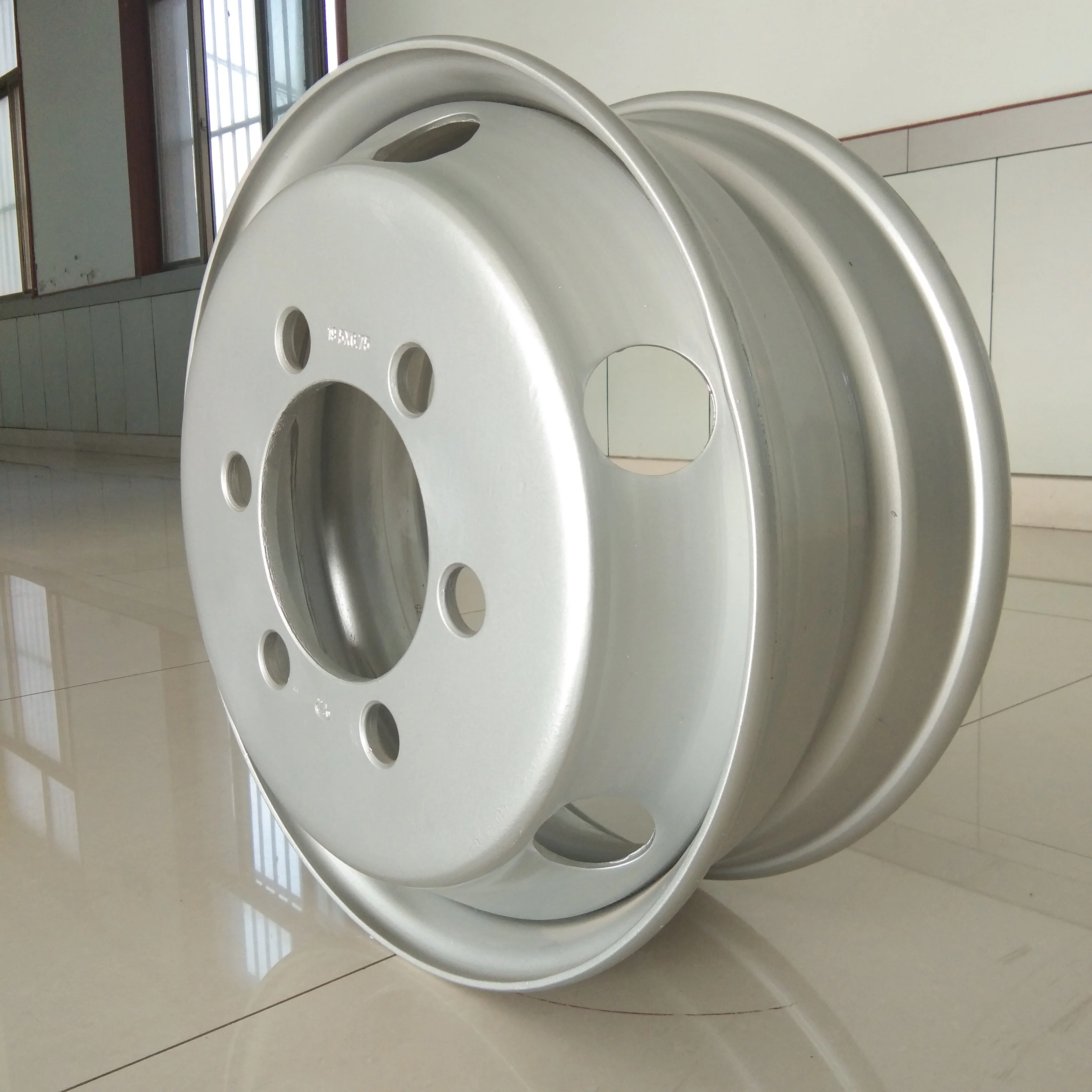 Wholesale of Chinese manufacturers solid tire white 19.5*8.25 Truck Rim Wheels