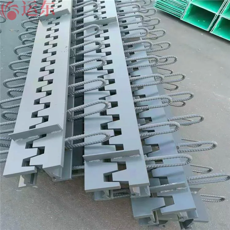 Уплотнение бетонной полосы стальной мост декольте расширения сустава