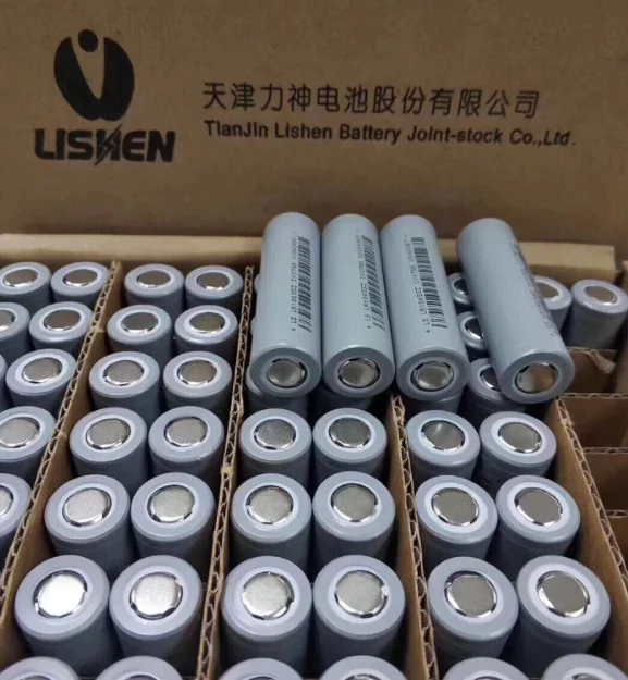 Rechargeable 1500times cycle at 80% capacity battery 18650 3.7v li ion battery cell 2000mah 2500mah 2600mah
