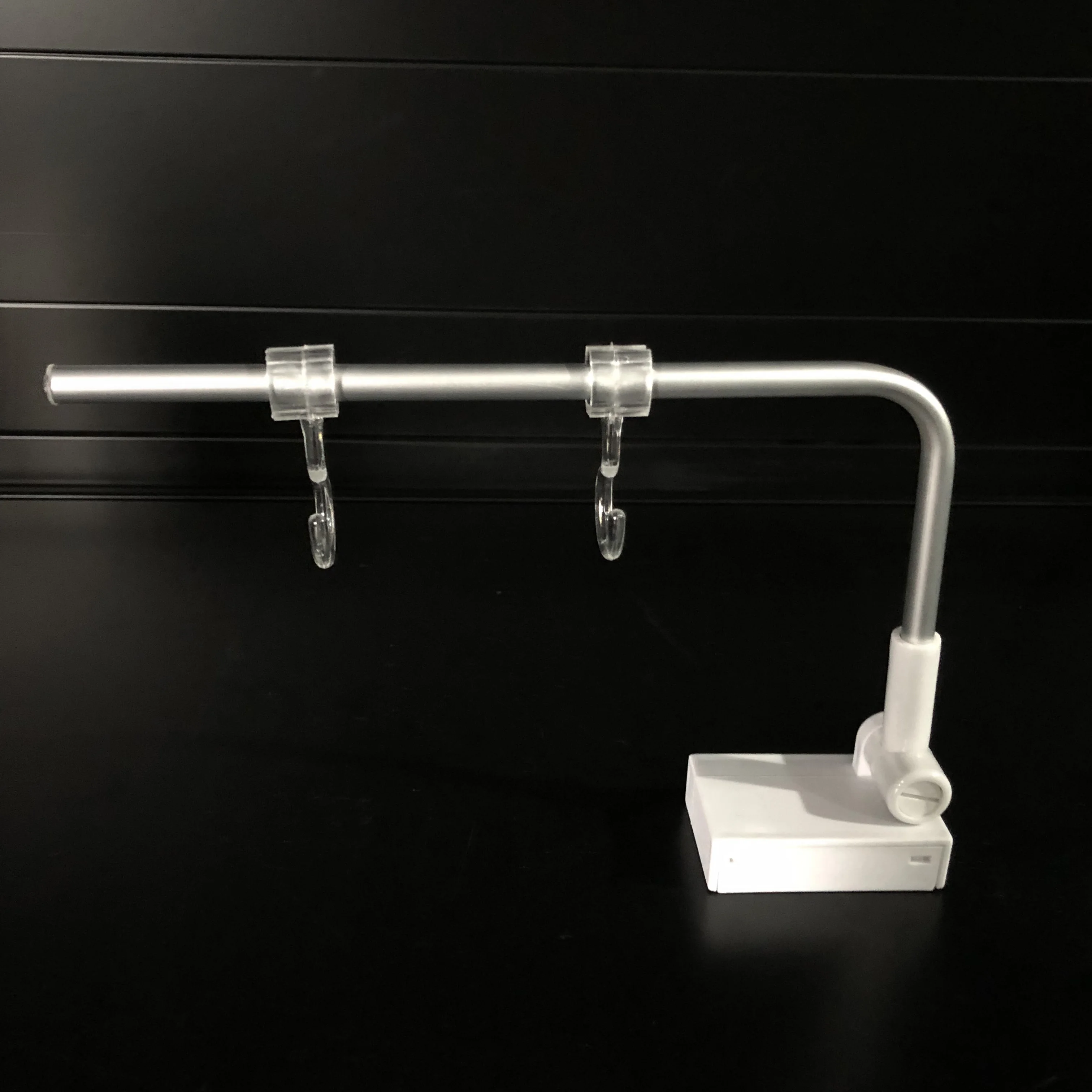 Магнитный держатель для баннеров для супермаркета