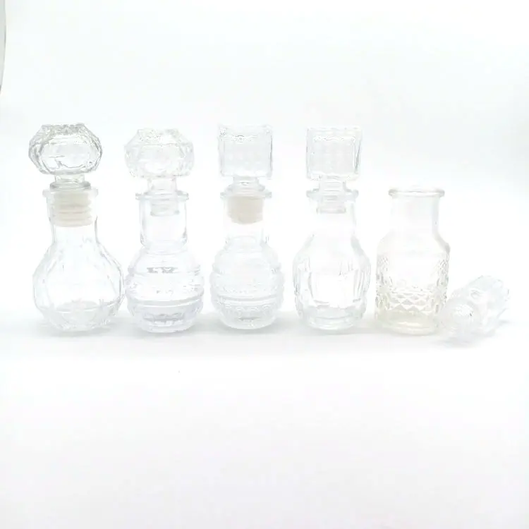 MINI & AIRTIGHT GLASS WINE BOTTLE WITH GLASS LID