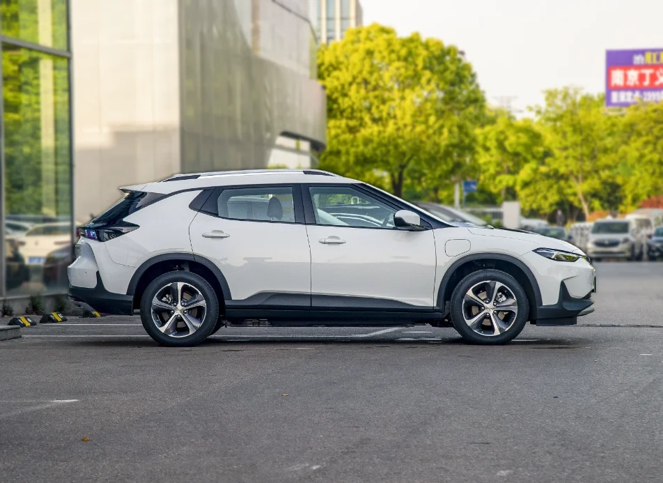 Hot Sales Chevrolet Menlo Eco-Friendly High Speed Electric Car with Pure Electric SUV Performance Luxury Fashion Made In China
