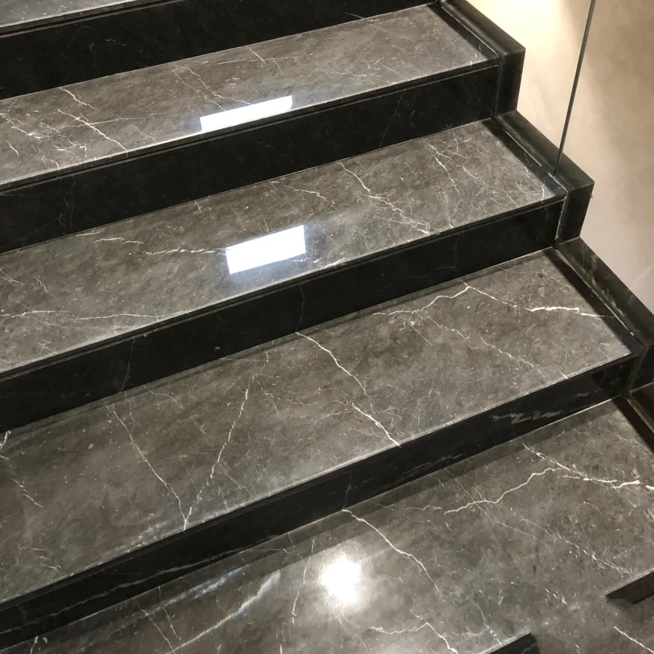 Grey Stone Marble Popular Luxury with White Natural Stone Modern Indoor Villa House Polished Floor Tiles Stairs Steps