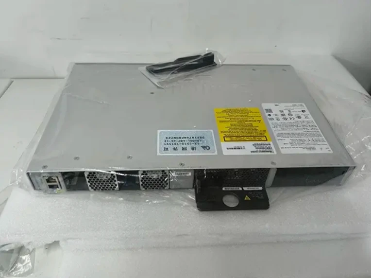 C9200L-24P-4G-A 9200L 24-портовый PoE + 4x1G преимущество сети C9200L-48P-4G-A коммутатор питания POE