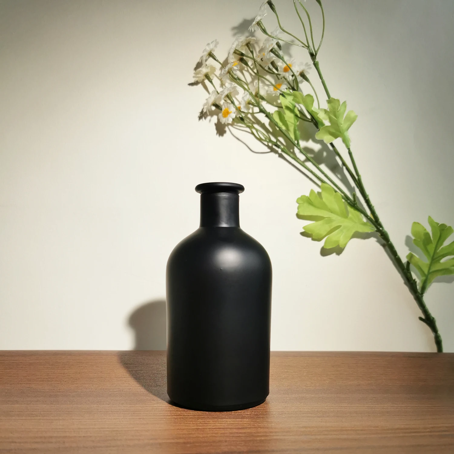 Custom Matte Black Red White Empty 250ML Gin Wine Rum Vodka Whiskey Spirit Liquor glass Bottle With Label