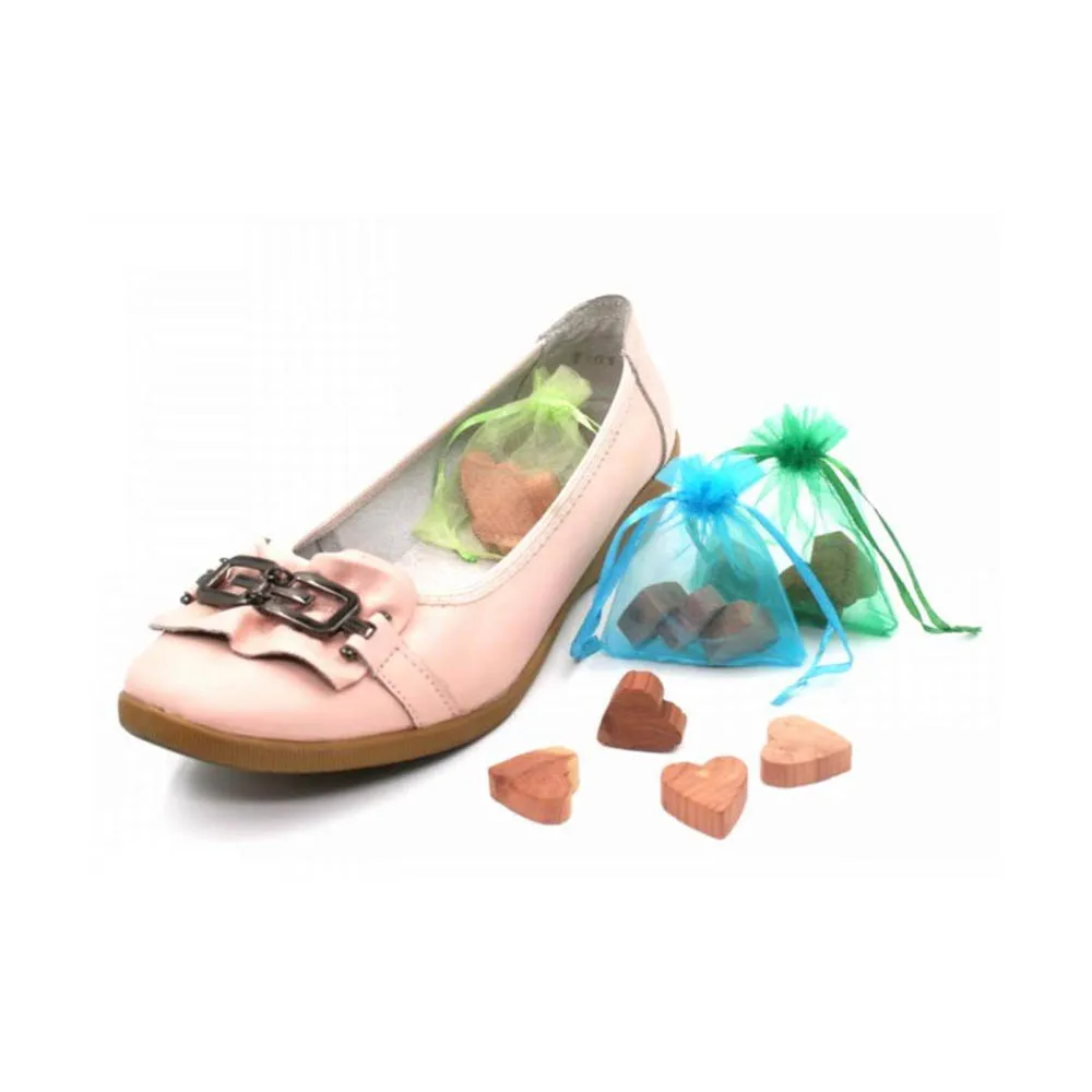 Yisidikao Wholesale Aromatic Wooden Cedar Heart Shaped Anti Moth Wooden Blocks