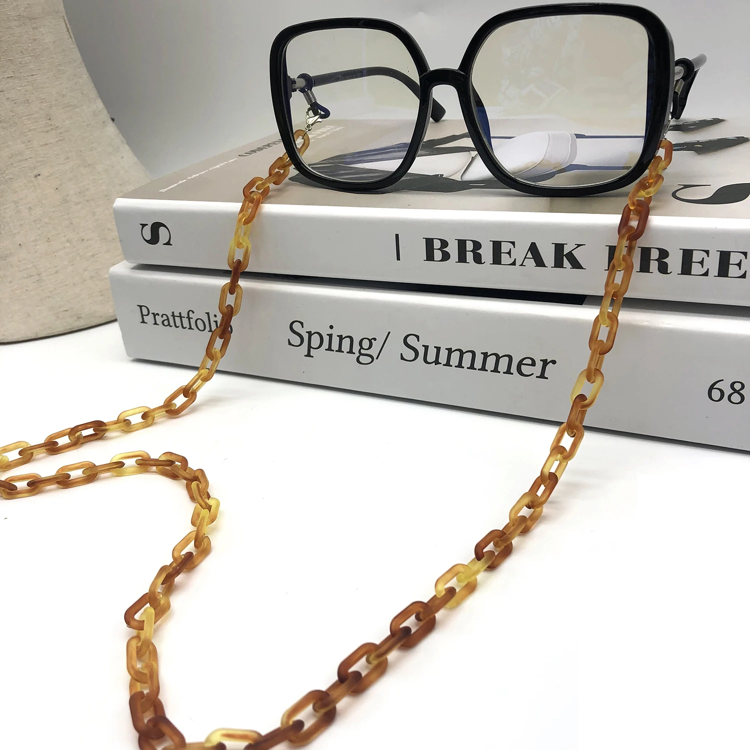 Wholesale Retro Acrylic Glasses Retainer Fit Sunglasses Eyewear Sunglasses Chain for Women High Quality Soft Surface Material