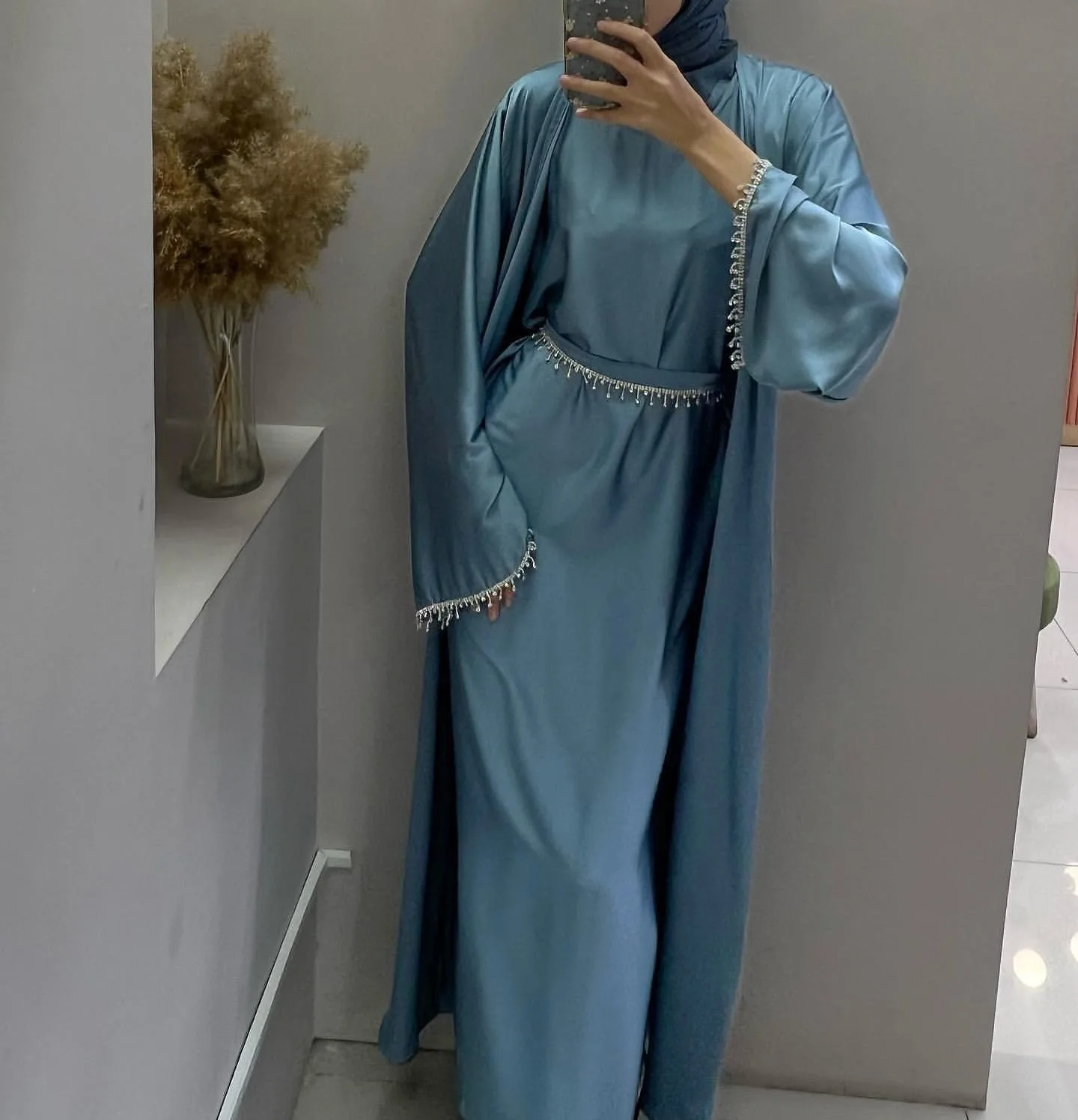 Middle East Spring And Summer Dubai Abaya Women Muslim Clothing Solid Color Beaded Dress Cardigan Paired With Crystal Chains