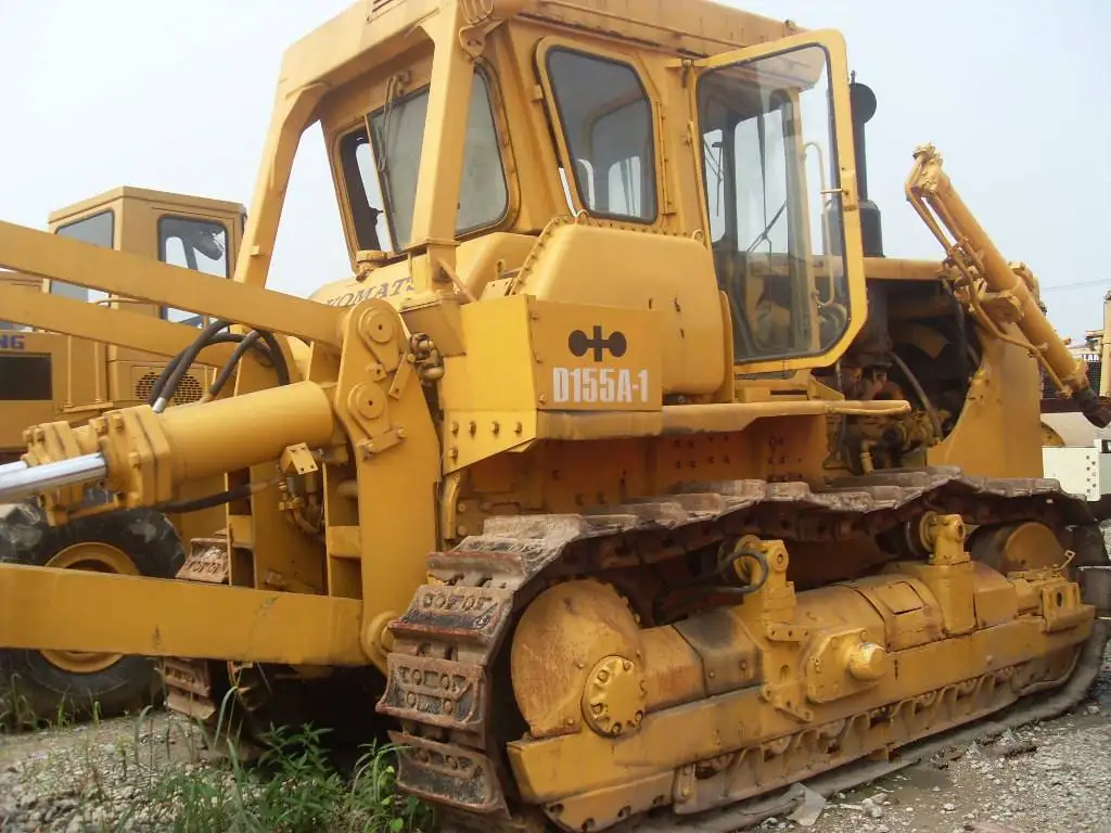 Second Hand Heavy Equipment Used Bulldozer Komatsu 155 Crawler Hydraulic Diesel D155A Dozer with Ripper for Sale
