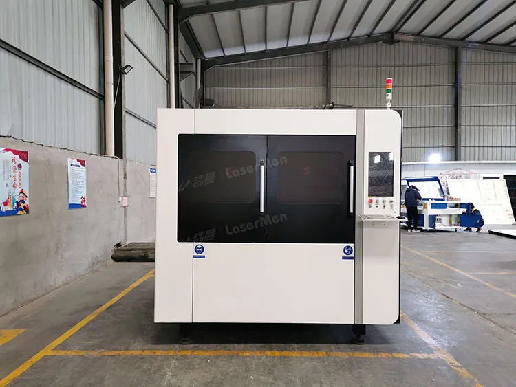 Good selling LM-1313 1500w 2000w enclosed  fiber cutting machine with high cutting precision