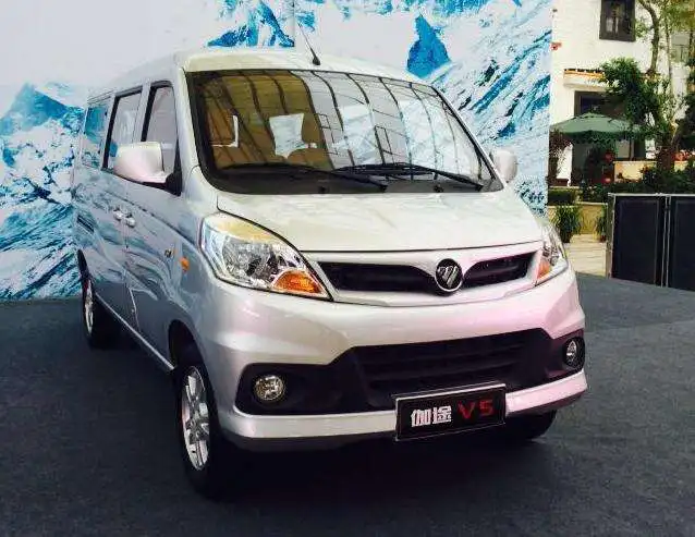 Новый мини-автобус Van Foton V5