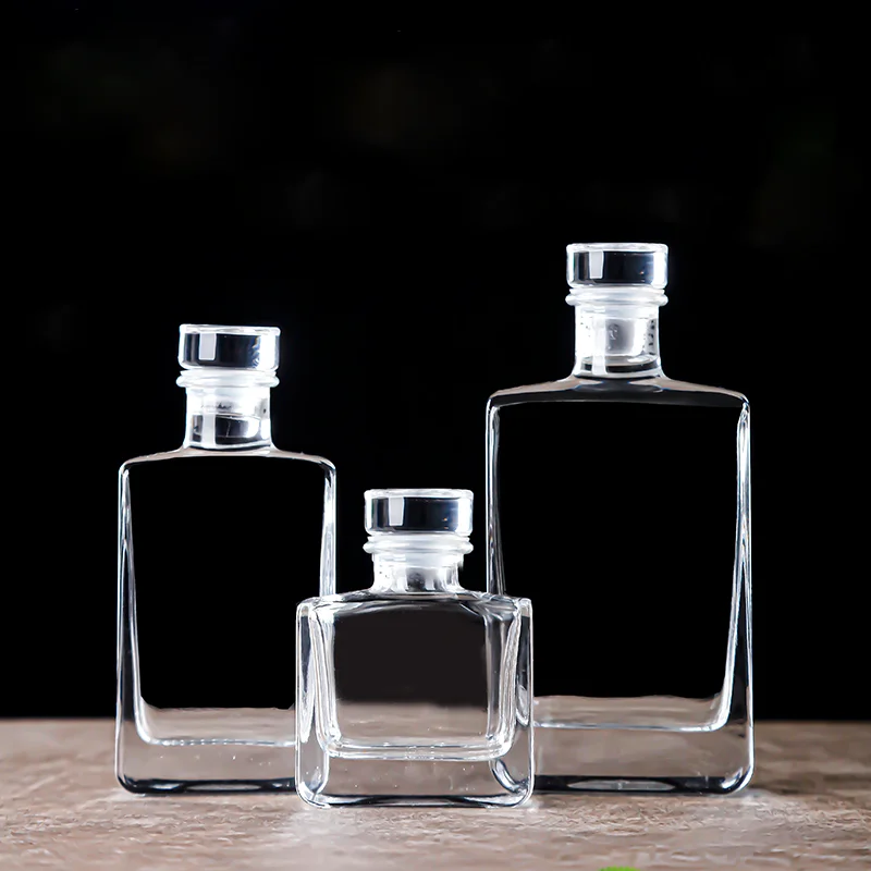 50ml/100ml/200ml  Lead Free Plain Luxury Glass Bottle for Whiskey/Brandy/Vodka with glass lid