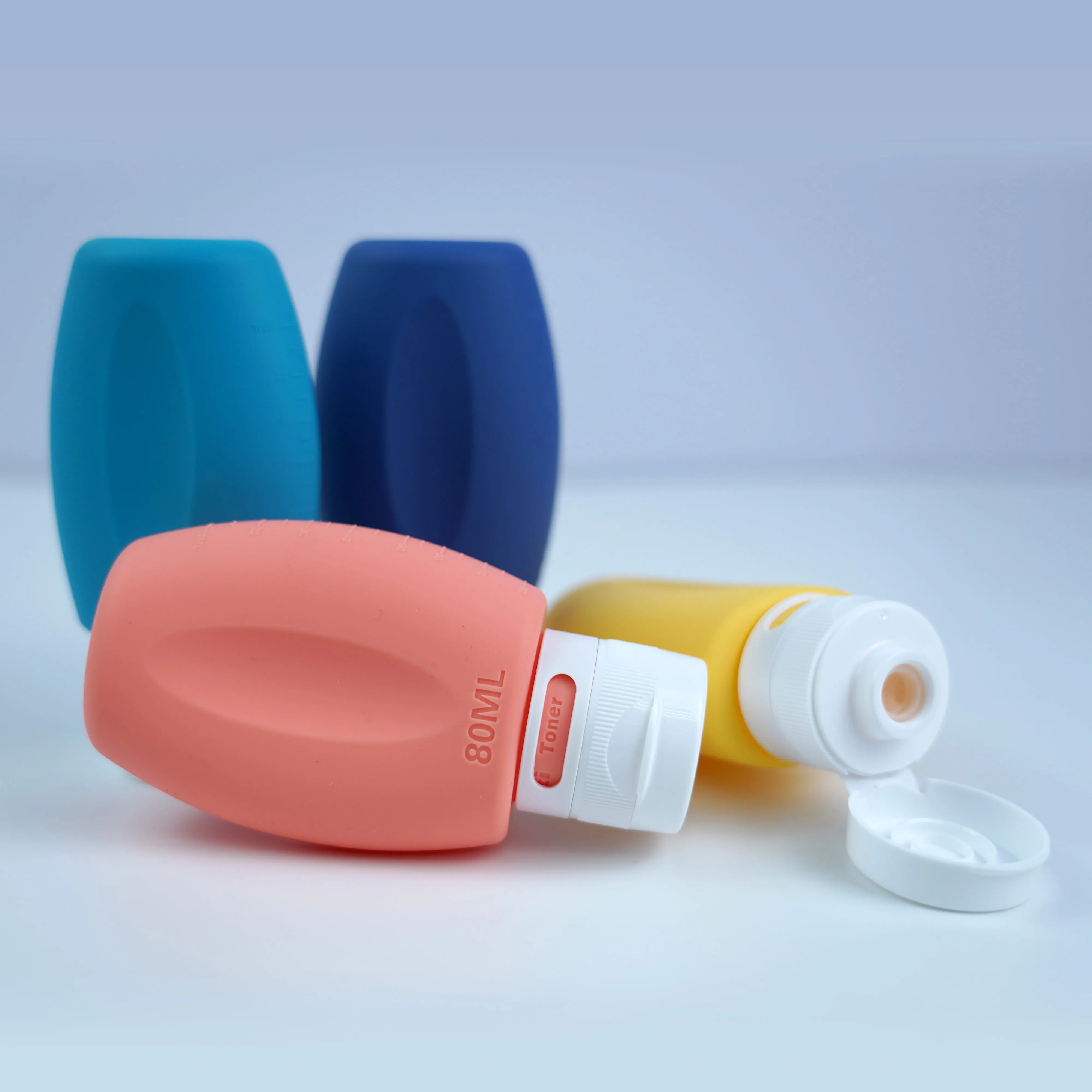 Wholesale Portable Cute Leak Proof Cosmetic Shampoo Travel Kit Silicone Travel Bottle Set