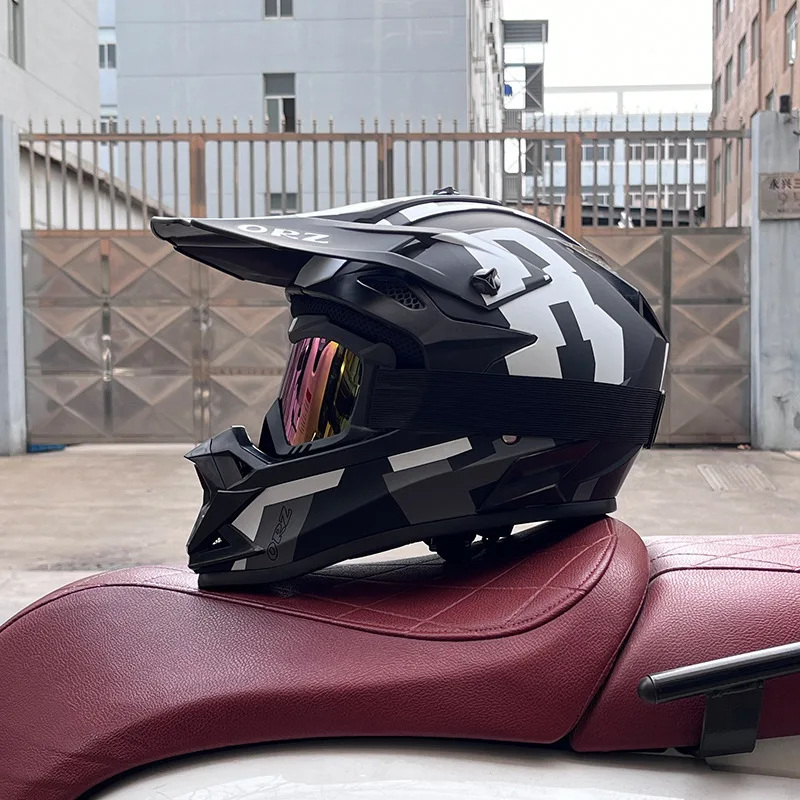 Professional Helmet Motorcycle racing lightweight mountain full helmet