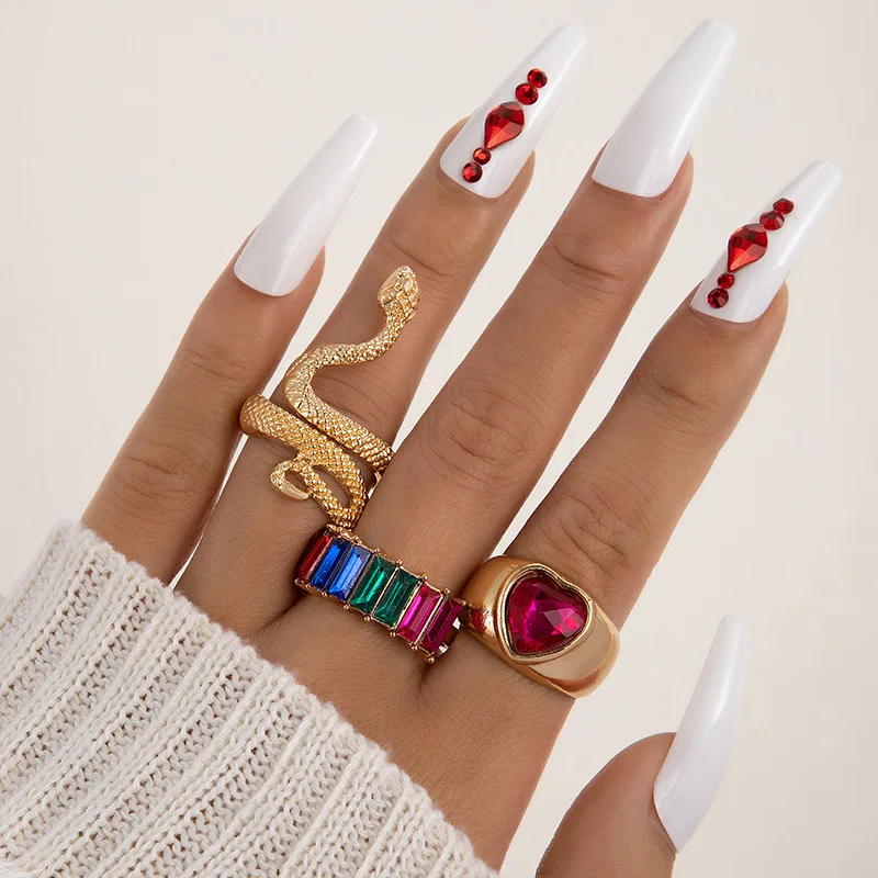 2023 Popular ornaments ring hand ornaments Serpentine love Manual la emerald inlaid with diamond wind five-piece set ring female