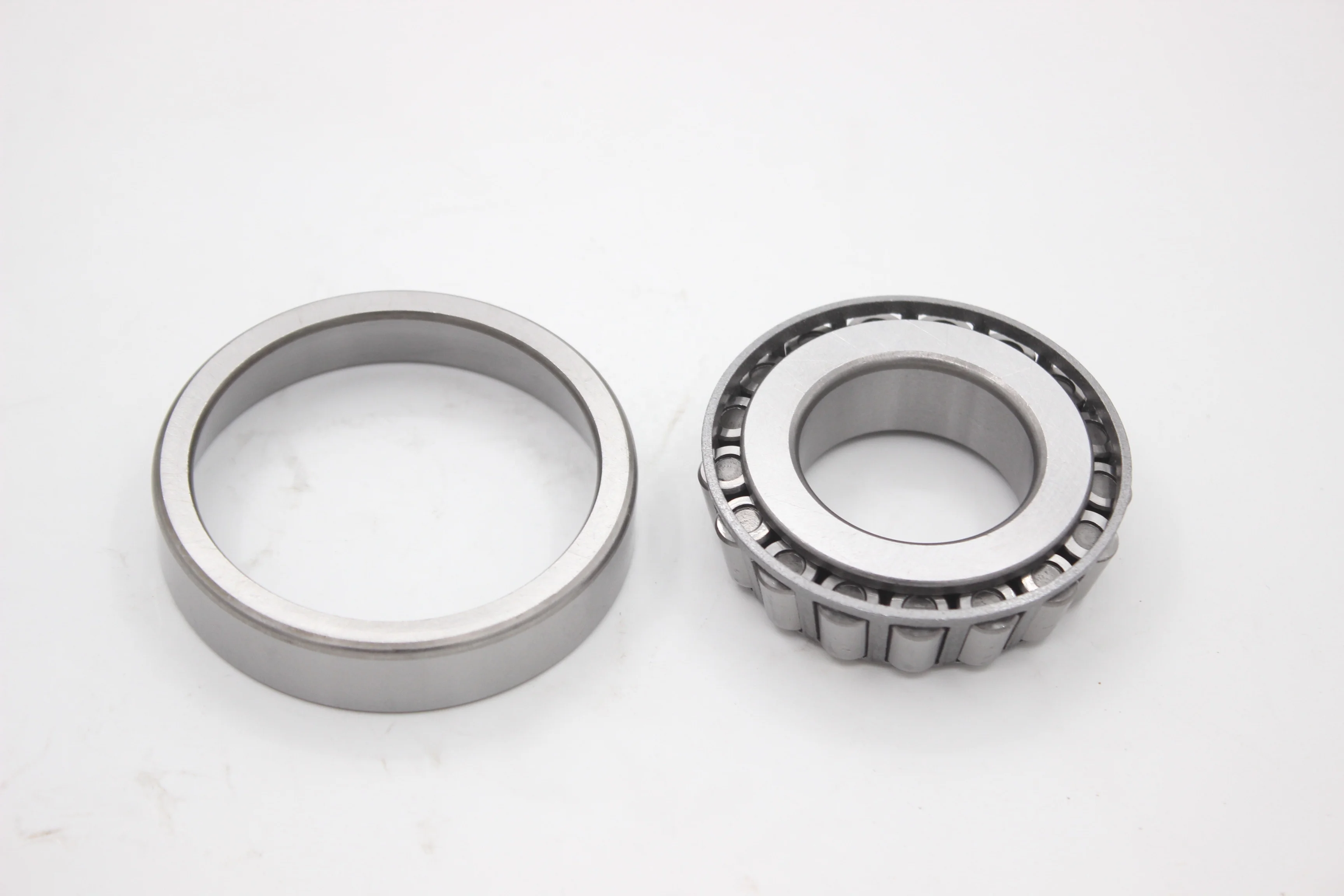 Factory Price bearings supplier High Quality Precision Automobile roller truck tapper roller bearing