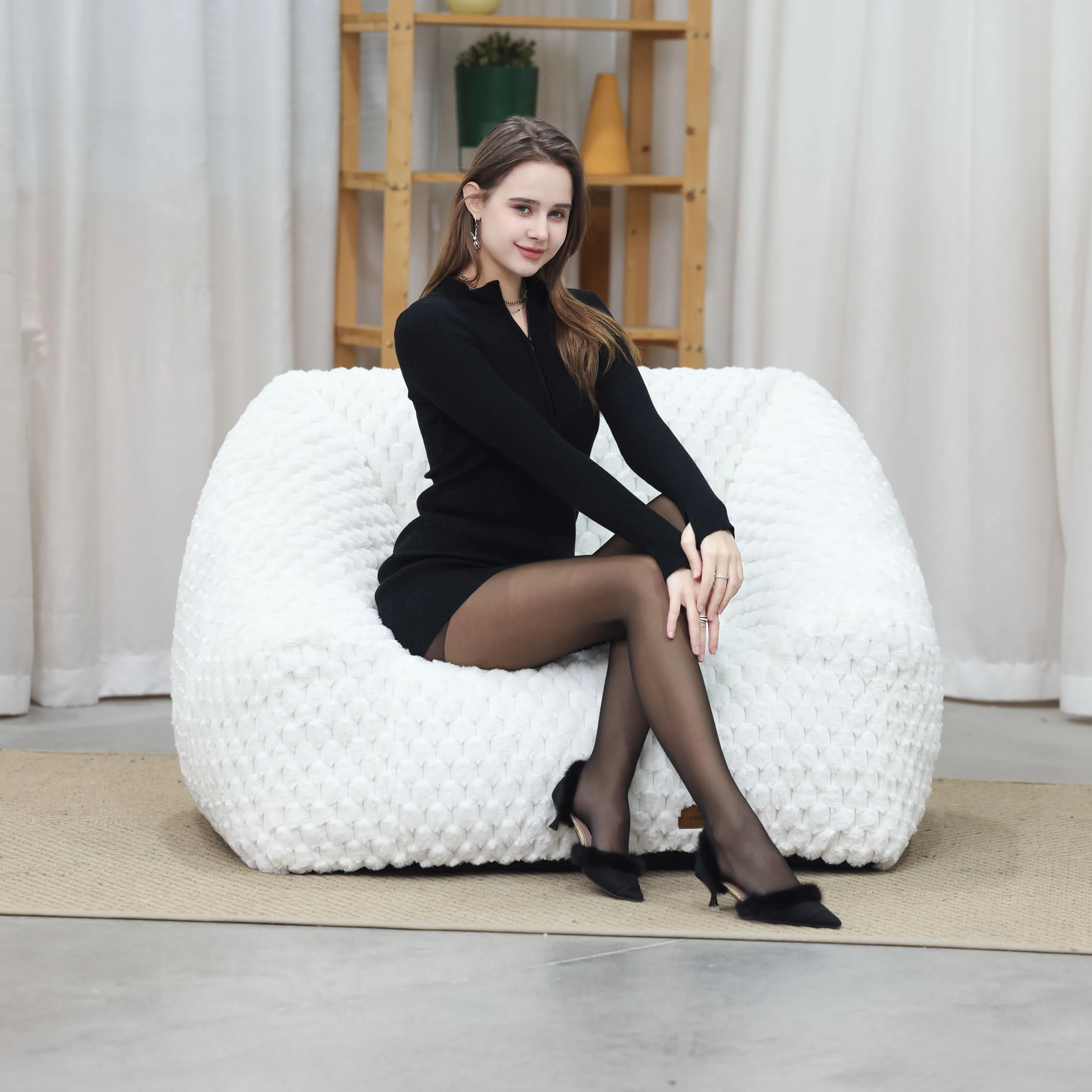 Lazy Sofa Indoor High Density Vacuum Compressed Shredded Foam Bean Bag Chair Fluffy Soft White Faux Fur Living Room Bean Bag