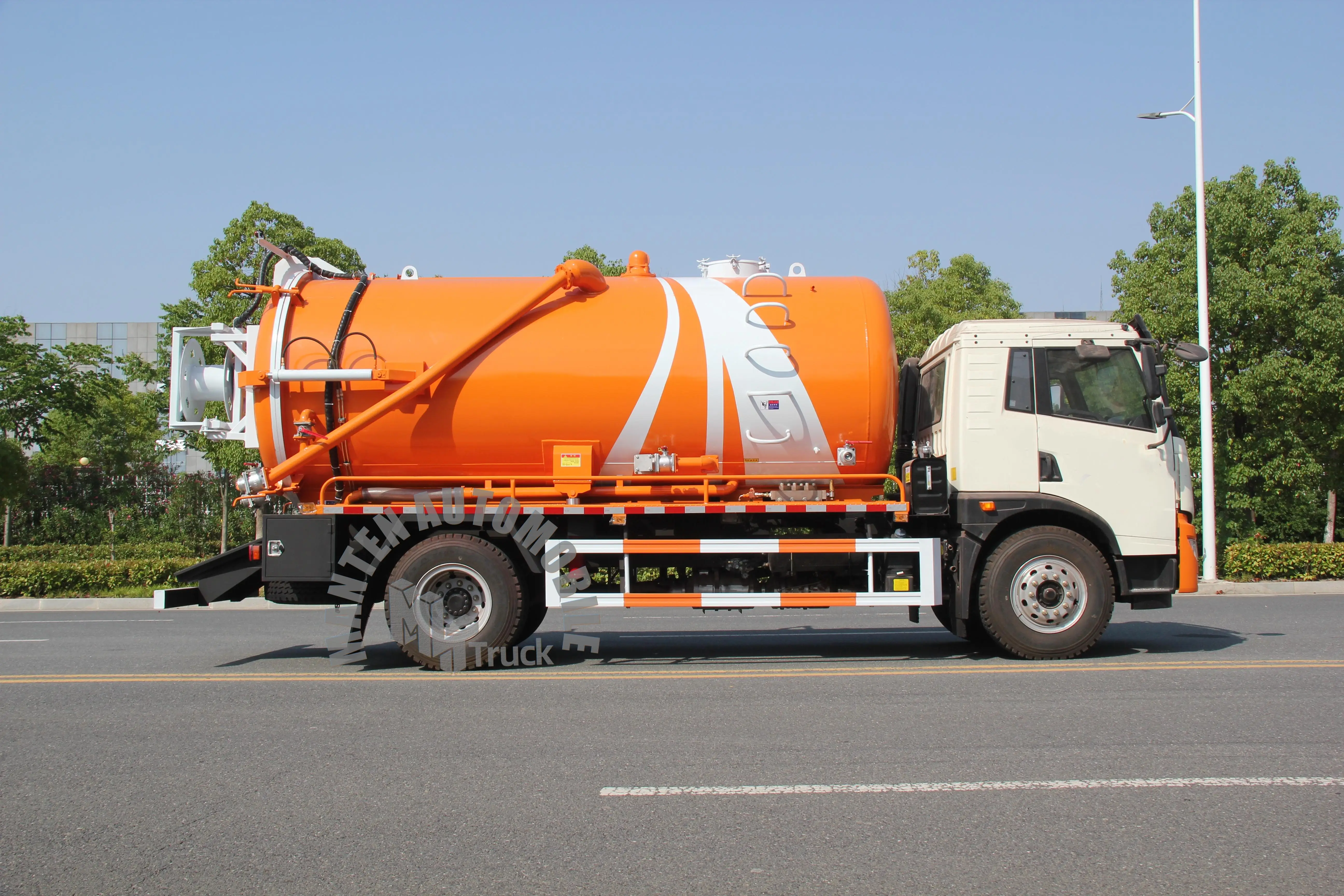 suction sewage truck(3).jpg