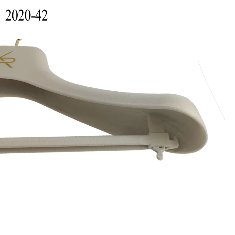 Wholesale Durable Classic White Wide Shoulder Dress Clothes Velvet Coat Hanger With Gold Chrome Hook For Clothing Display
