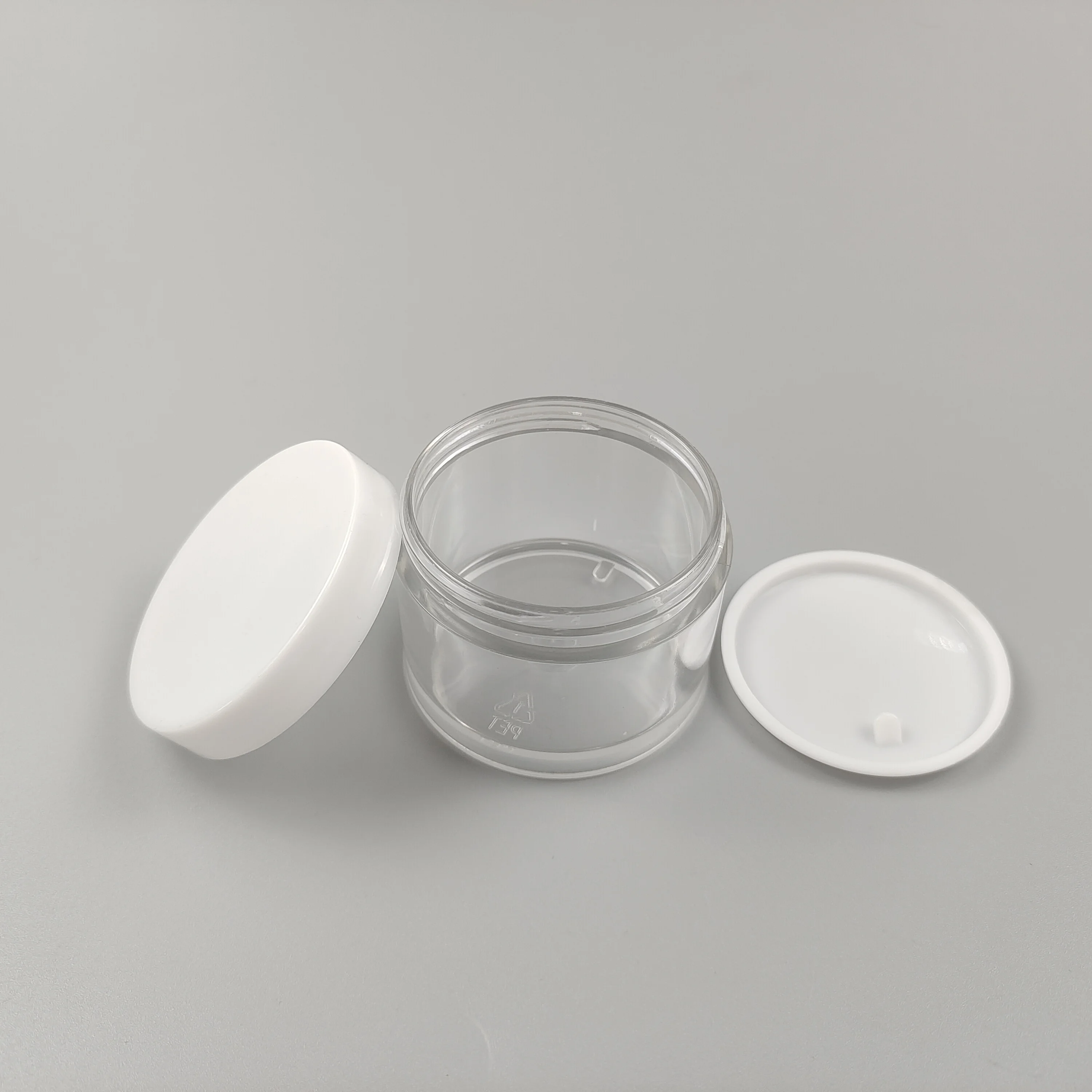 Customized plastic cans for environmentally friendly and reusable fillers wide mouth empty cosmetic containers, plastic cans