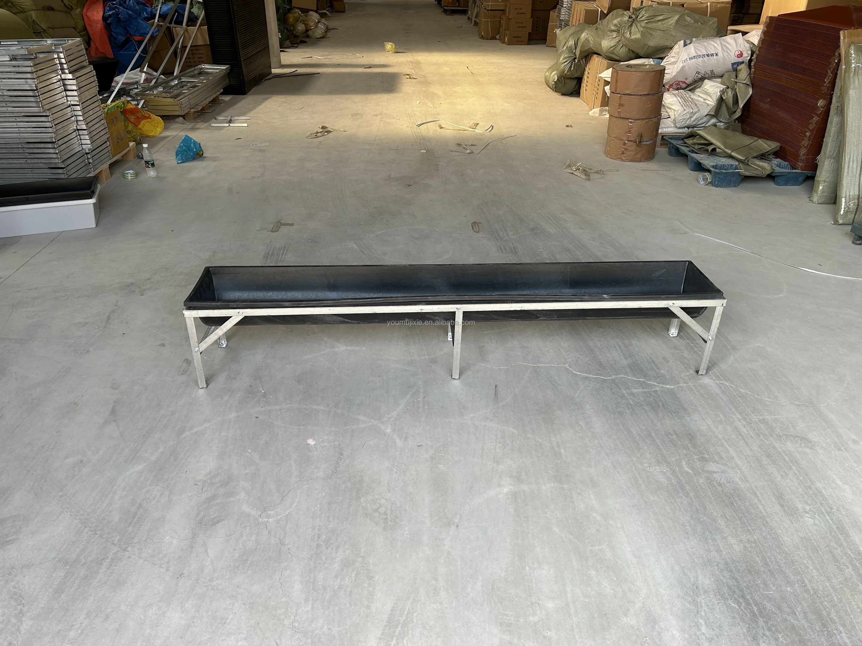 1m 1.5m 1.95m Goat Sheep Feeding Trough Support Galvanized Iron Farm Equipment Sturdy Support For Feeding Sheep Goat