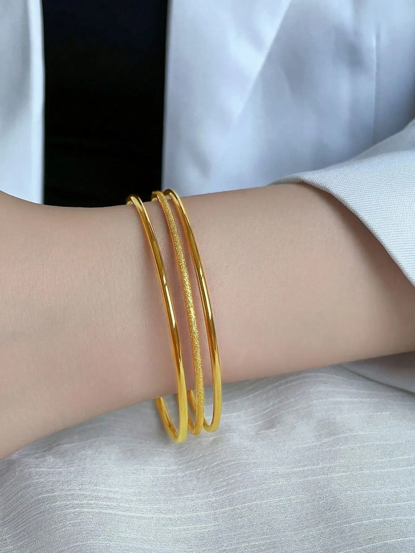 1 Set Of 3 Stainless Steel Fashionable And Simple Circle & Multi-Layer Bangle With Sandblasted Texture And Contemporary Design