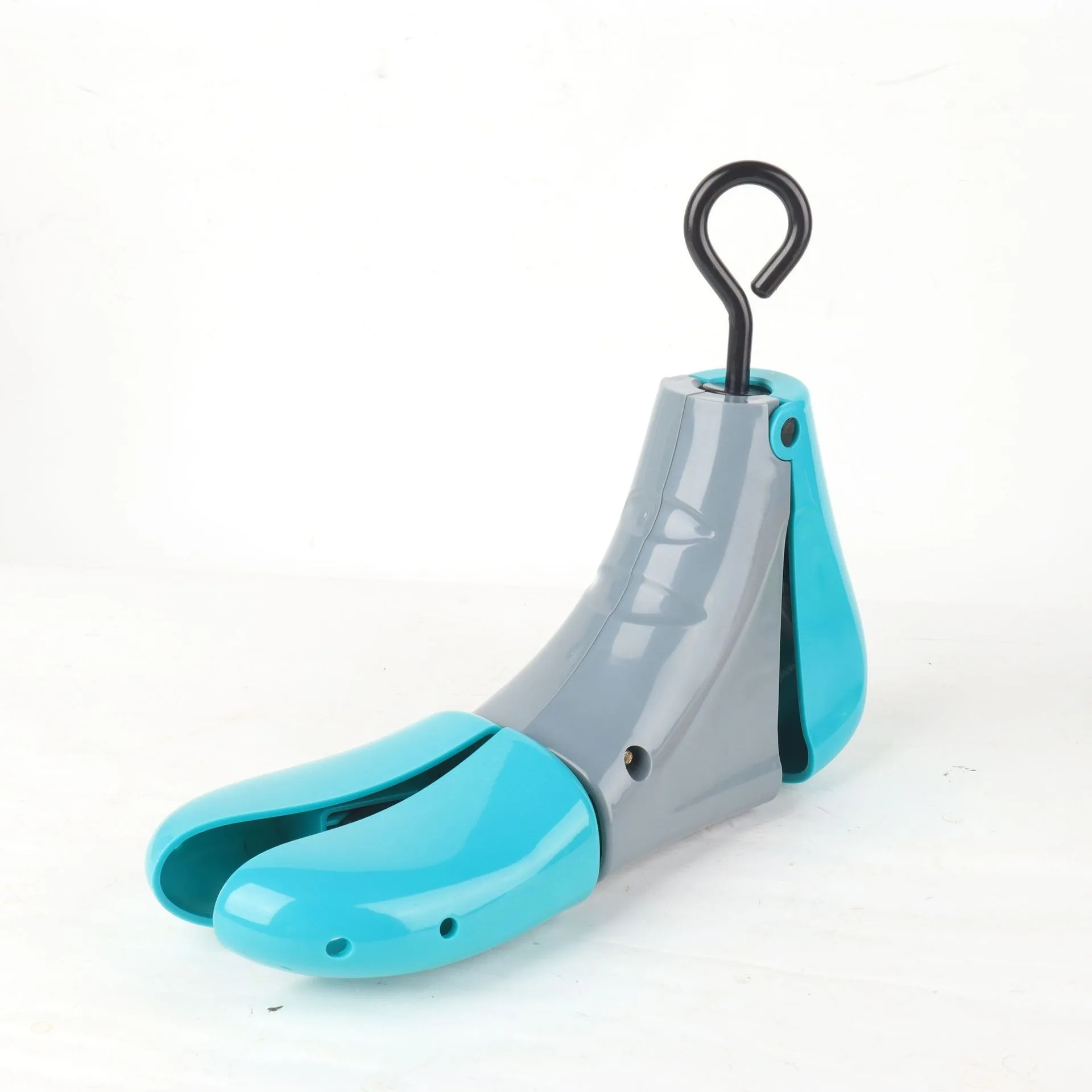 shoe stretcher