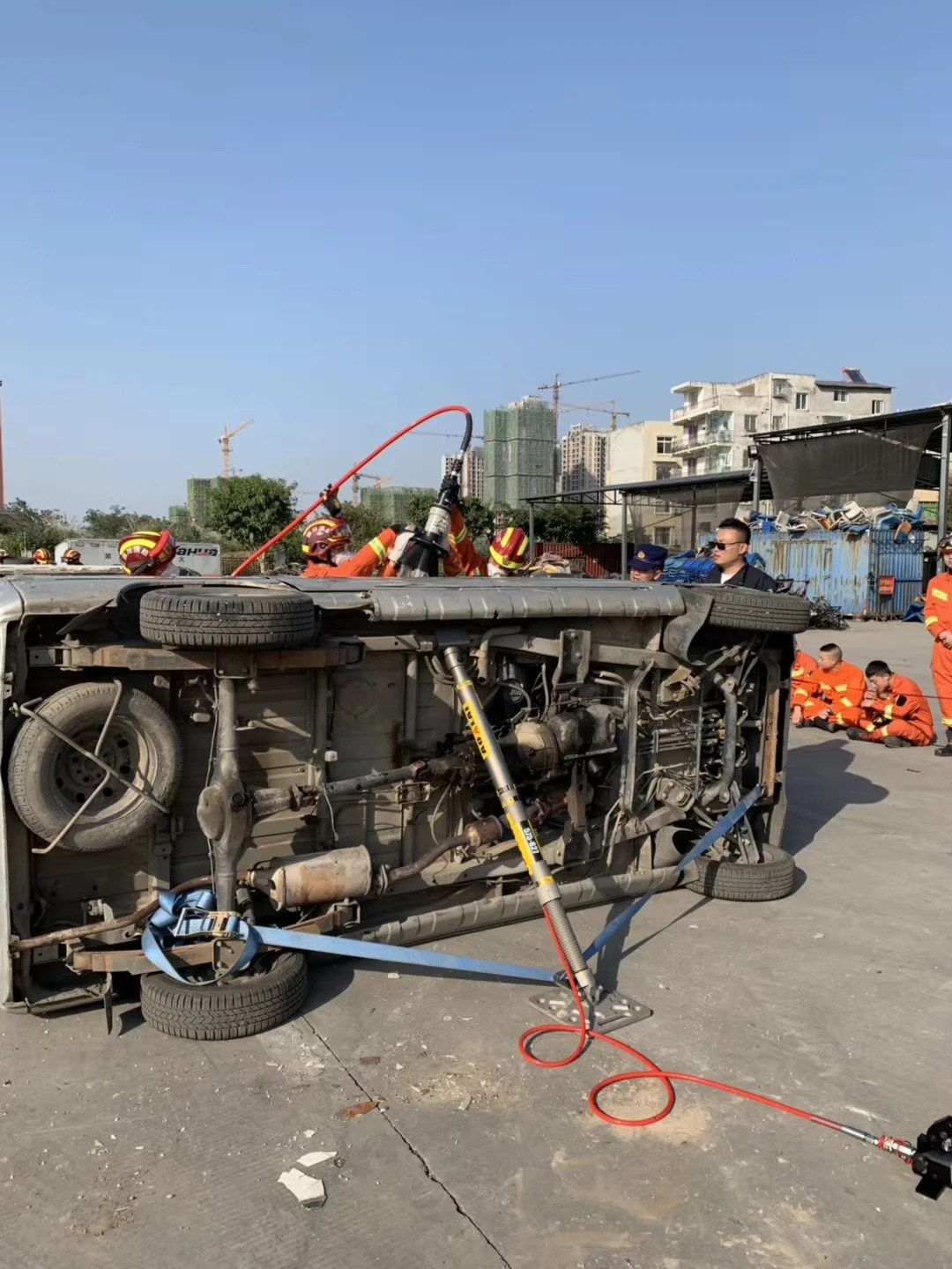 Vehicle extrication tools car shoring and stabilization kit for rescue