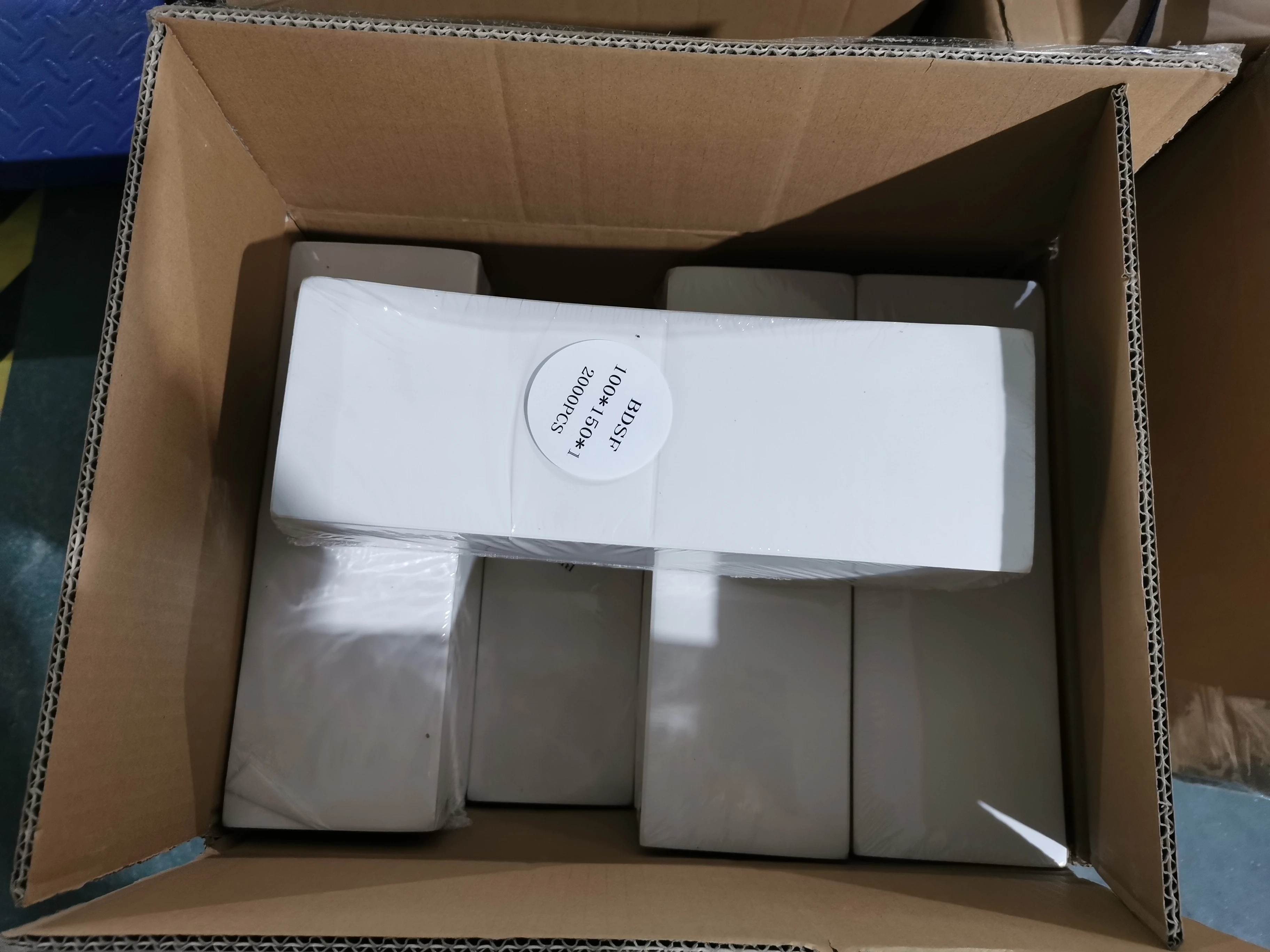 Free Sample Large White Thermal Paper Shipping Label Direct Thermal Sticker with Address and Barcode for Exhibitions
