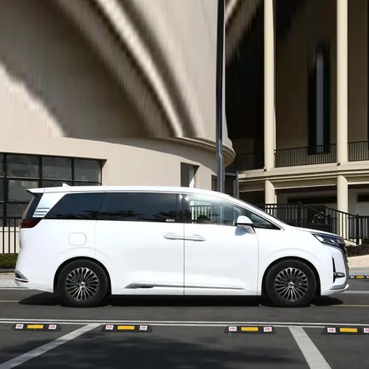 Denza D 9 Dm-i All Wheel Drive 180km Flagship Plug-In Hybrid 7-Seater MPV New Energy Vehicle Brand New Cars for Sale