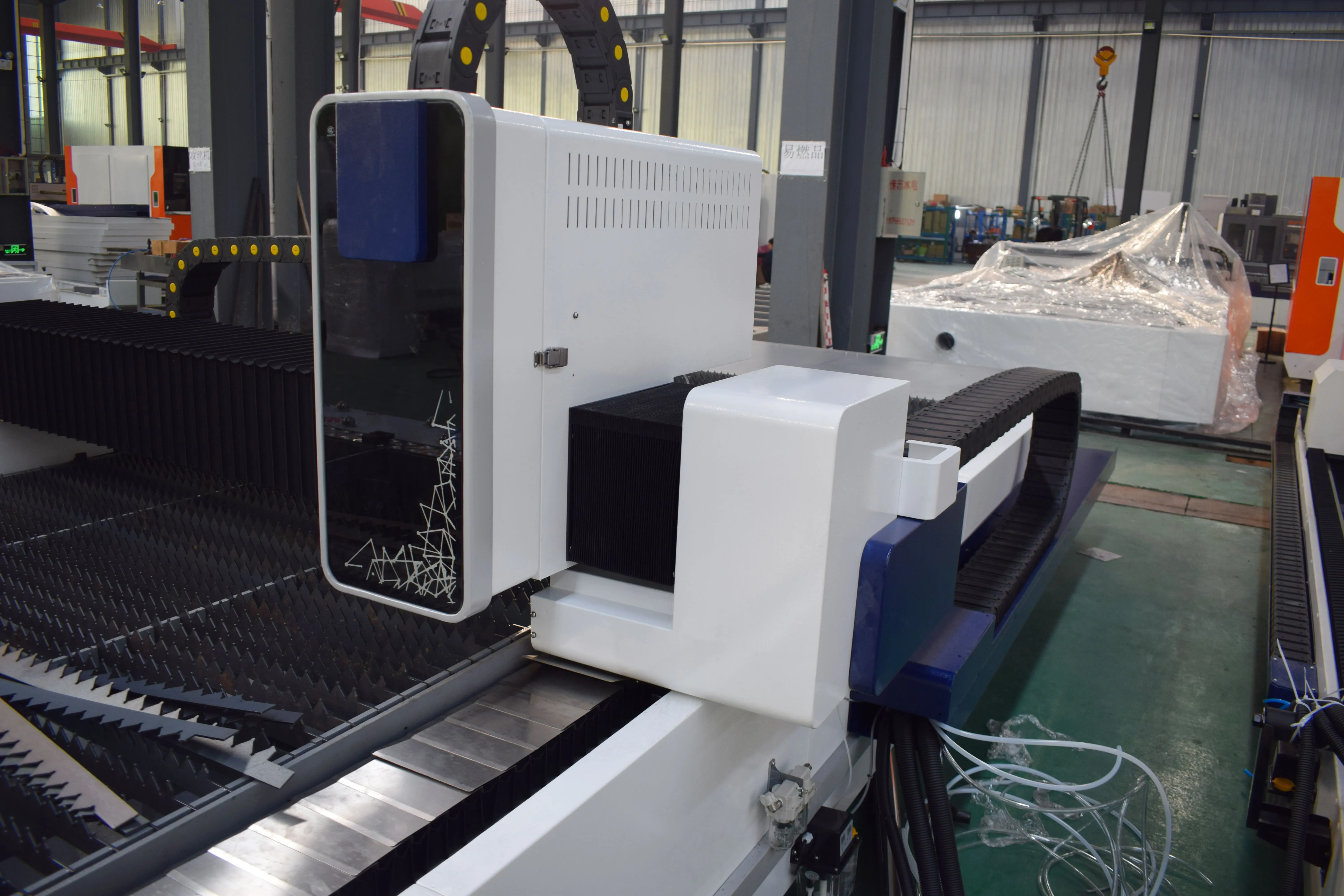 500w 1000w sheet Metal Stainless Fiber Laser Cutting Machine