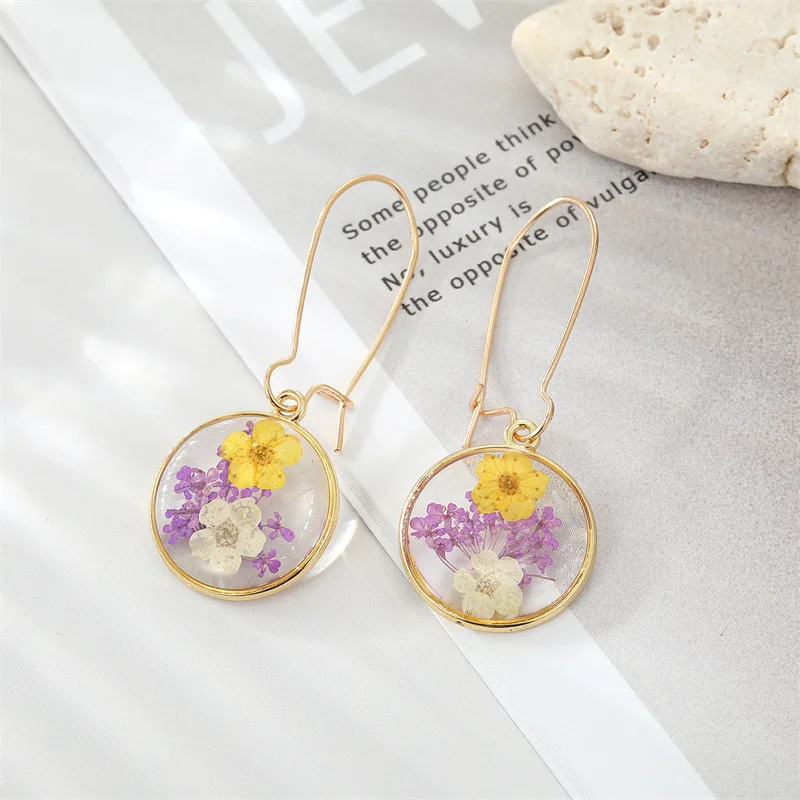 2023 Bohemian vintage creative round drop glue dried flower simple personality earring for lady
