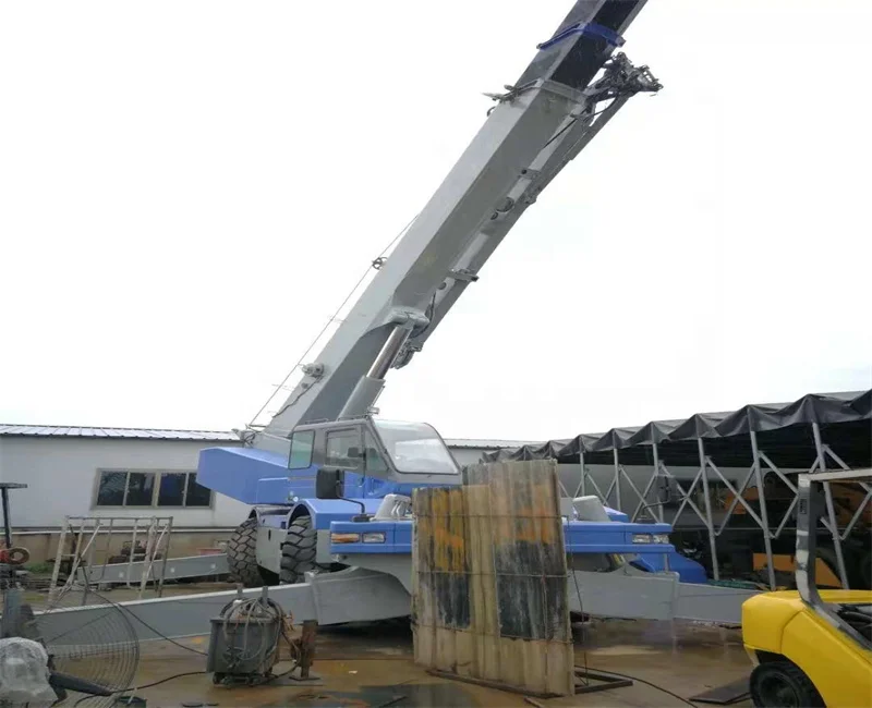 Used Original Japan Efficiency coupled massive lifting capacity Komatsu 50 TOn LW500-1Rough Terrain Crane