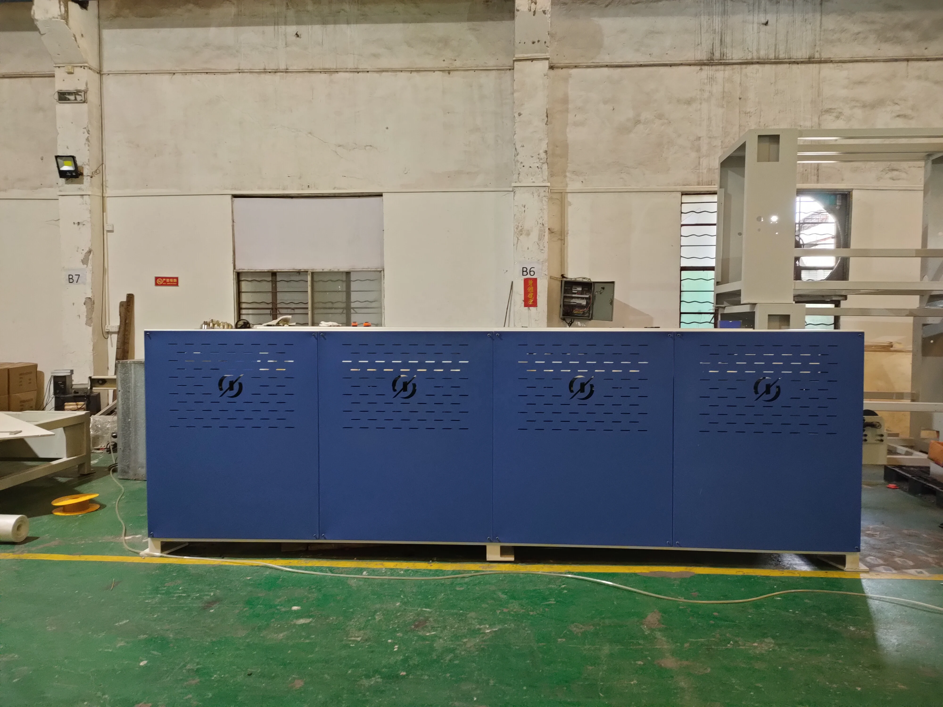 Manufacturers hot selling low price high quality easy to operate 380/220VPUR sandwich panel laminator