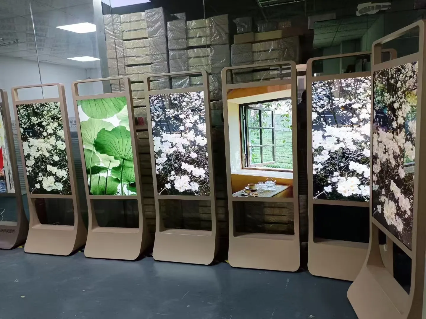 43 inch high light high definition LCD display multi-functional Android business super vertical intelligent advertising machine