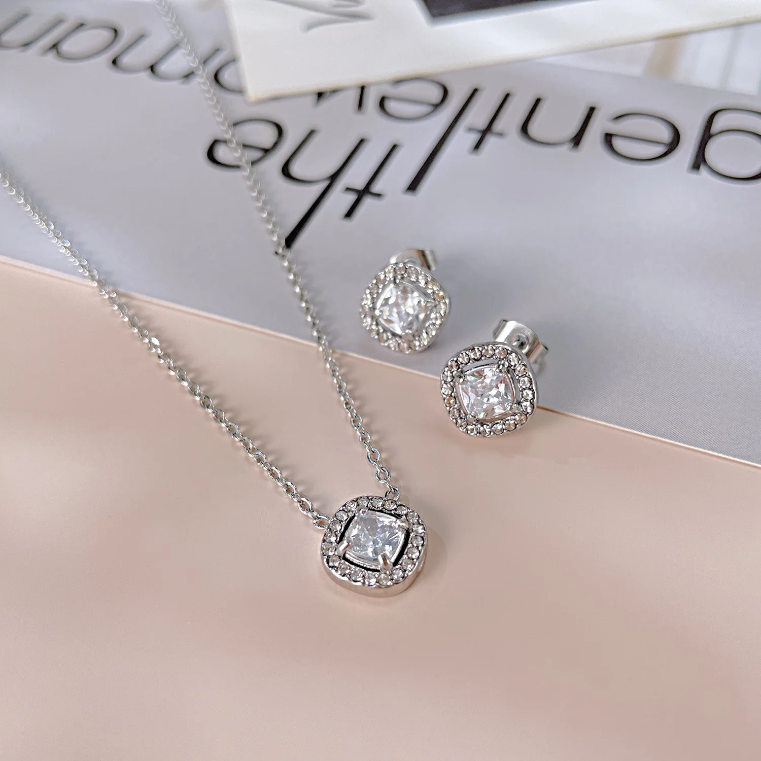 2024 New Necklace Set Fashion Square Zircon Stainless Steel Jewelry Set Luxury Irregular Stud Earrings Necklace Jewelry Set