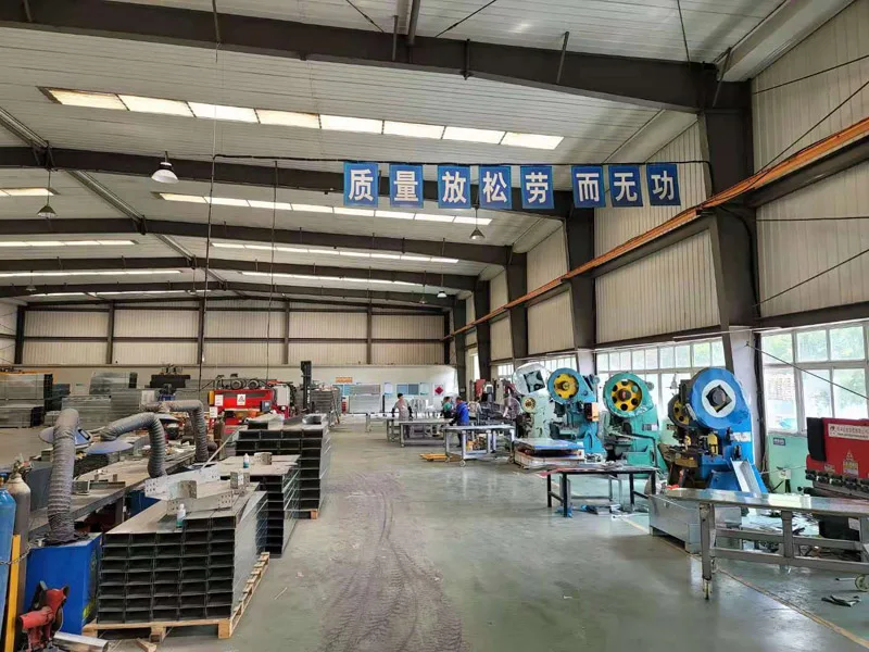 Chinese manufacturer JJ-metal Hot-dip galvanized steel cable  tray and Power Perforated cable tray supporting system