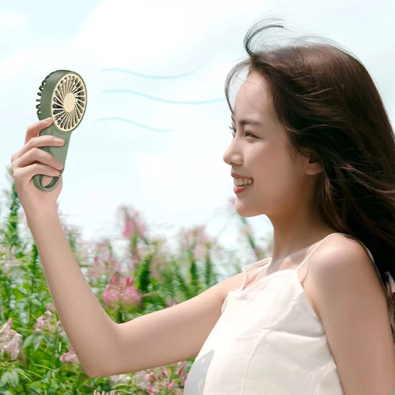 2024 new price reduction mini with hook 6v usb portable rechargeable three-speed wind cooling speed small desktop fan