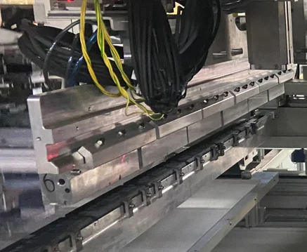 Full automatic soldering bus bar bussing machine for 100MW 200MW 500MW solar panel production line