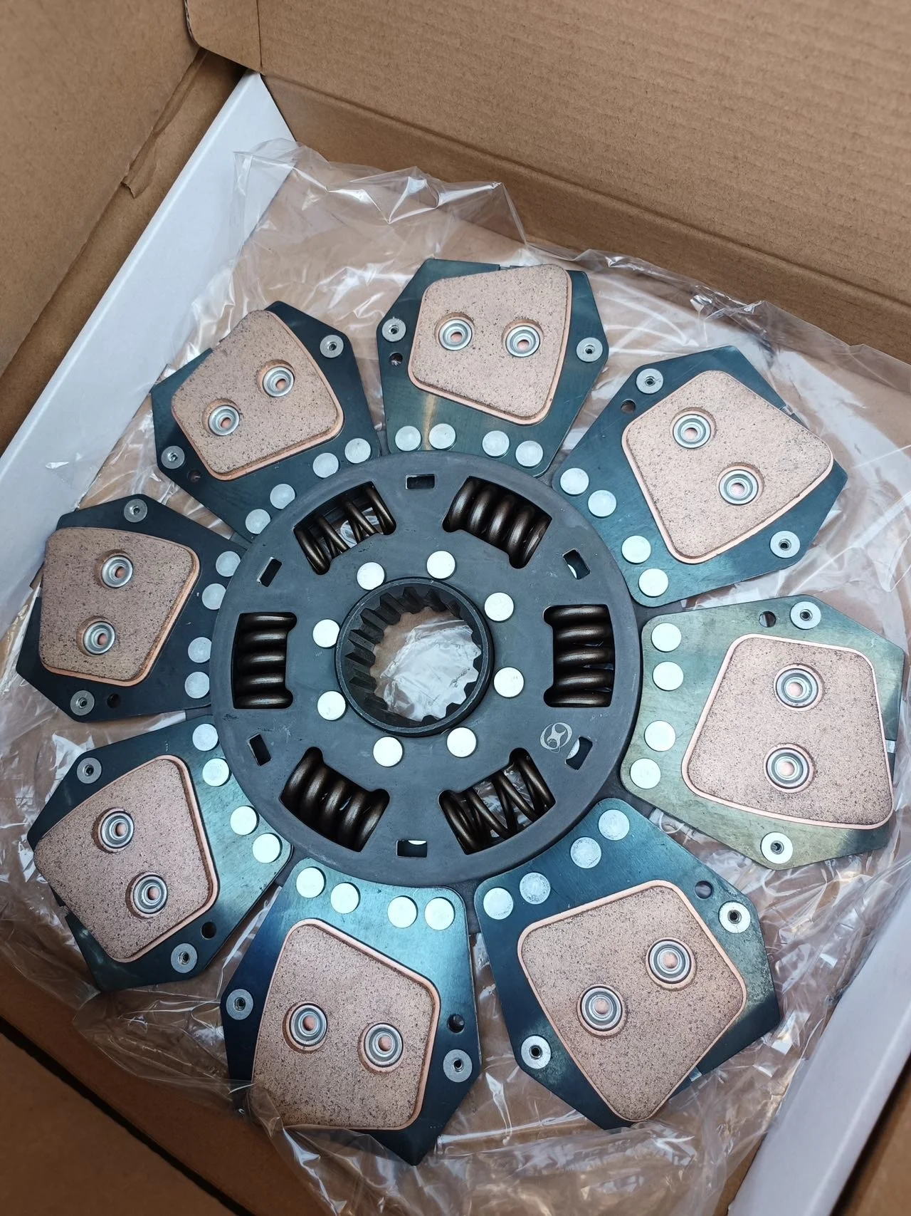 Original YTO 1204 / 1254 tractor clutch diriven