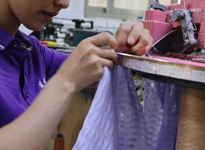 Trending Custom Soft Long Sleeve Sequin Detailed Knitted Pullovers Top Fit Women Sweater Ladies Knit Sweater for Women