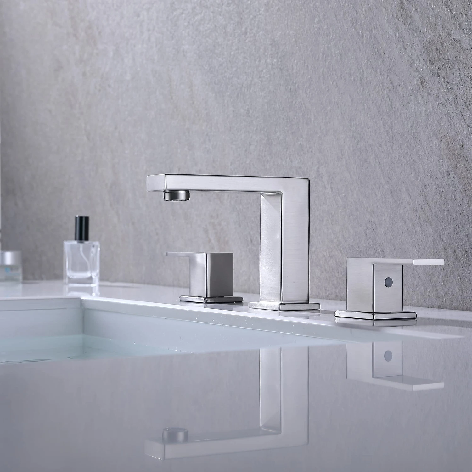 Bathroom 3 Hole Widespread 8 Inches Faucet cUPC Certified Lead-Free Brass Bathroom Sink Faucet