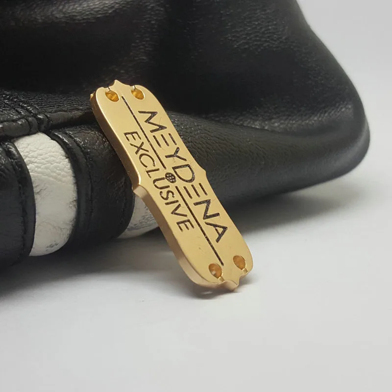 Best Selling Clothing Hardware Metal Brand Tags Zinc Alloy Metal Logo Trademark High Quality Clothing Metal Label With Logo